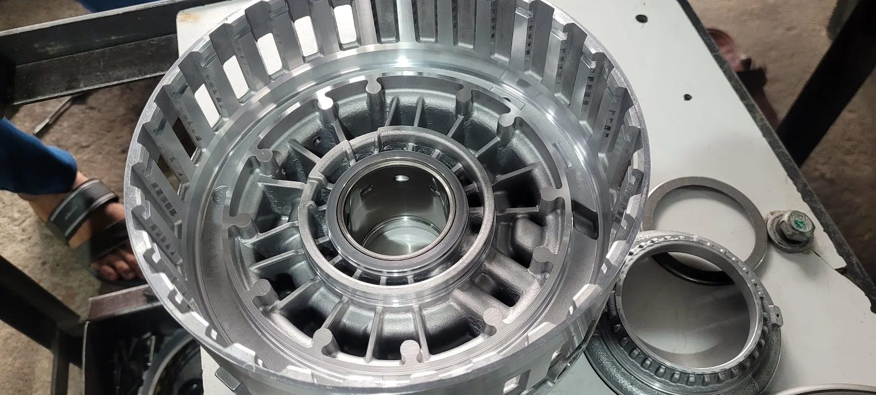 Cleaned clutch housing and thrust bearings from an automatic gearbox